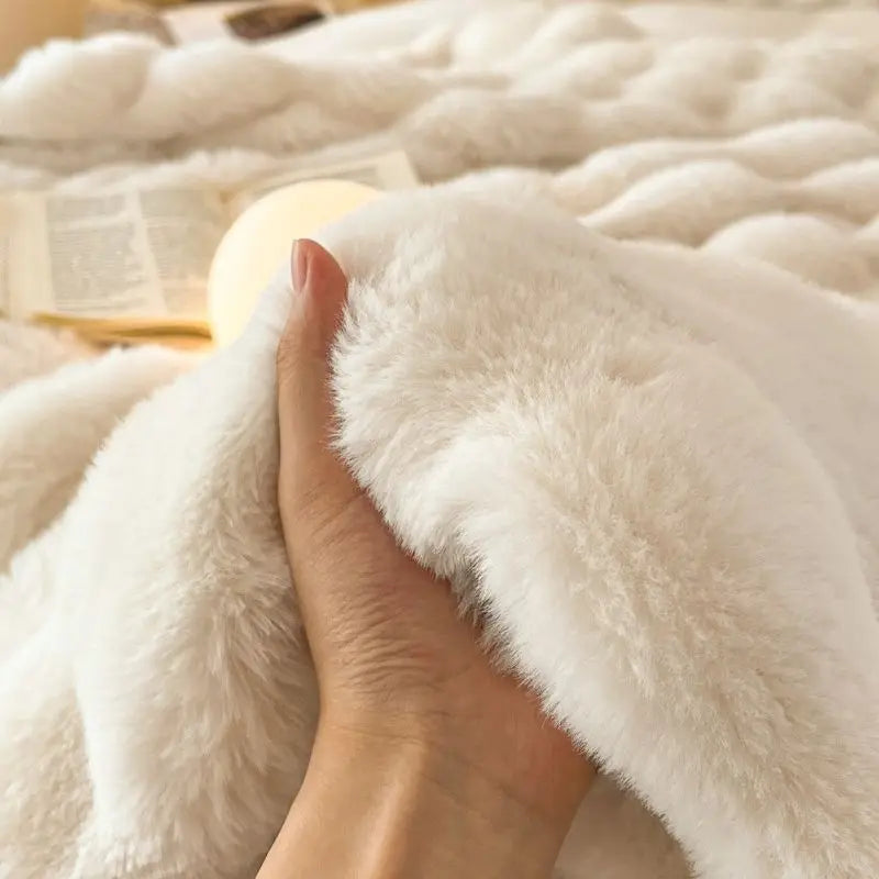 Luxury Faux Rabbit Fur Blankets for Beds Winter Fluffy Plush Throw Blanket Bedroom Sofa Cover Pillowcase Ultra Soft Bubble Throw